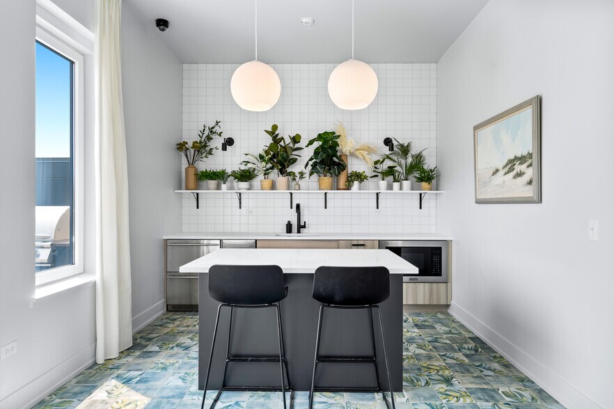 More Photos Of 4600 N Kenmore Ave, Chicago Apartments For Lease