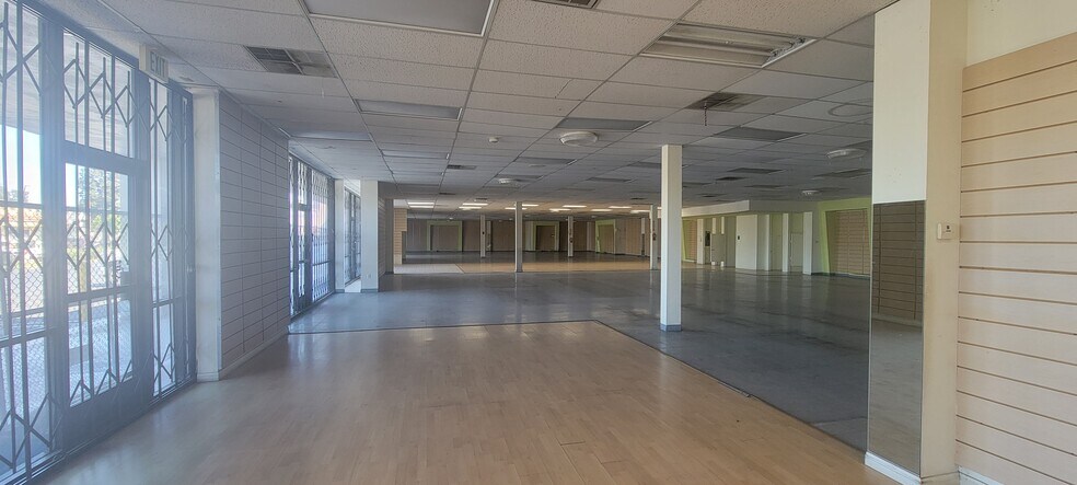 More Photos Of 611-675 N Broadway, Escondido Unknown For Lease