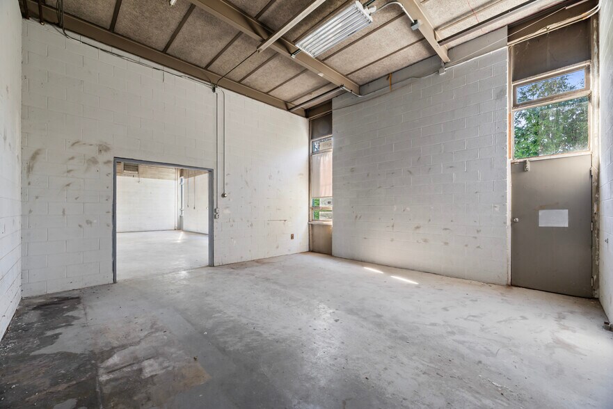More Photos Of 2086 US Highway 130, North Brunswick Showroom For Sale