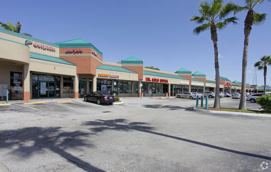 More Photos Of 16101-16173 Biscayne Blvd, North Miami Beach Coworking Space