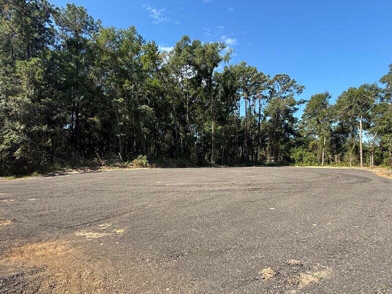 More Photos Of 1372 Blountstown St, Tallahassee Warehouse For Lease