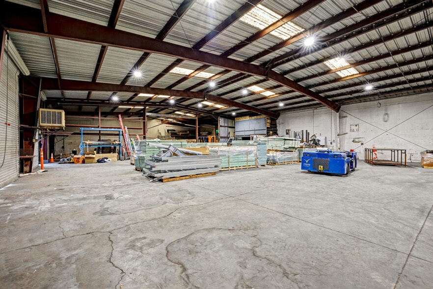 More Photos Of 3635 Polaris Ave, Las Vegas Industrial For Lease