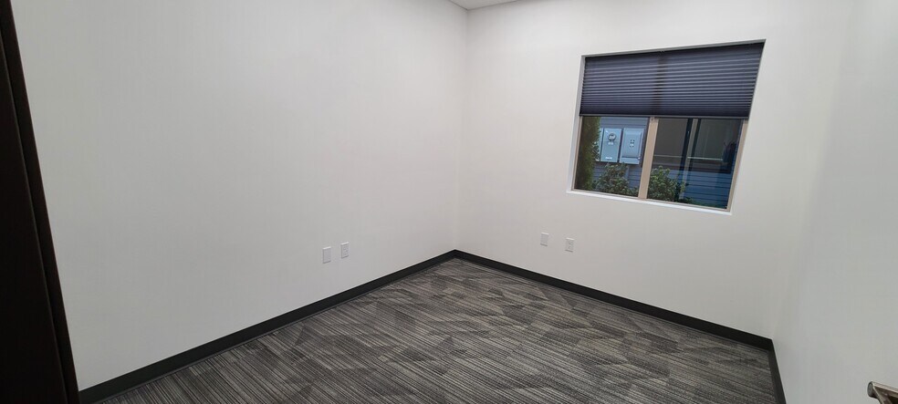More Photos Of 2025 Madrona Ave SE, Salem Office For Lease