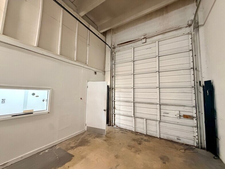 More Photos Of 401-425 NW 10th Ter, Hallandale Beach Light Manufacturing For Lease