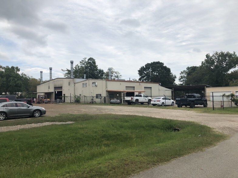 Primary Photo Of 23095 Yupon St, Porter Warehouse For Sale