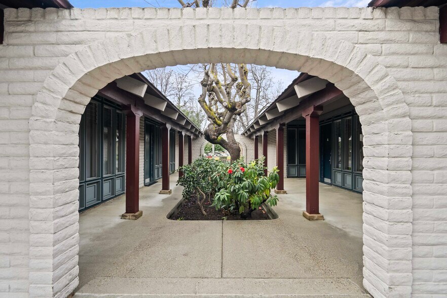 More Photos Of 860 E Remington Dr, Sunnyvale Medical For Lease