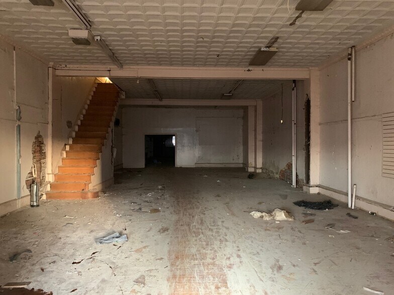 More Photos Of 918 S Broadway, Camden Storefront For Sale