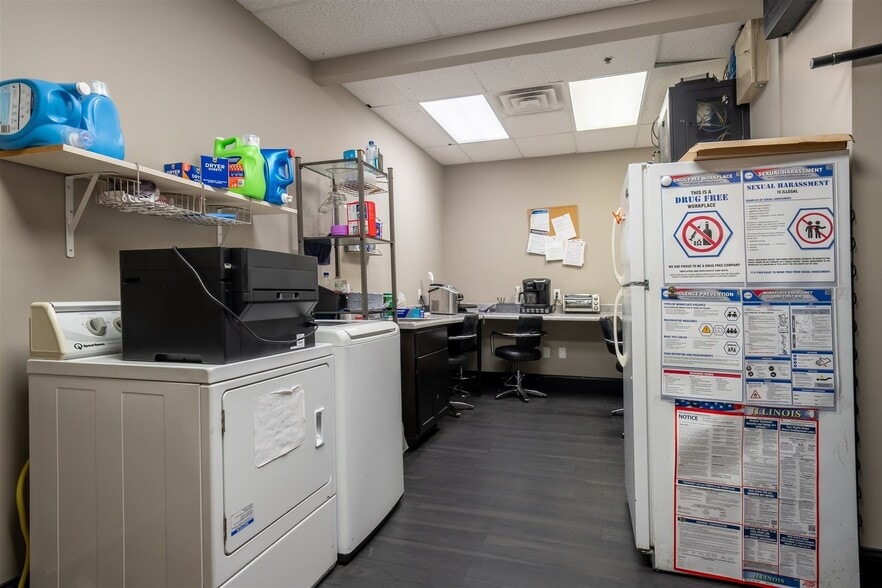 More Photos Of 105 Krispy Kreme Dr, Bloomington Storefront For Sale