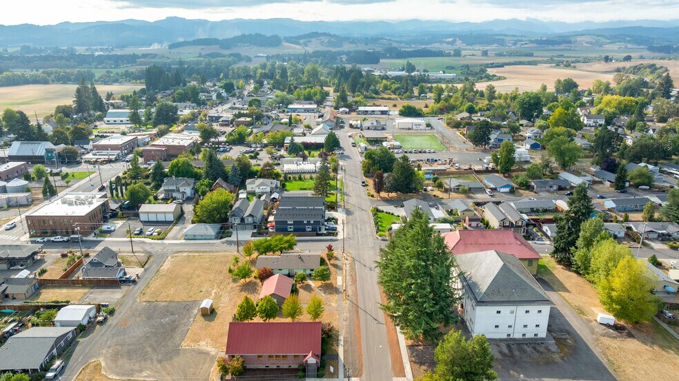 More Photos Of 229 E Monroe St, Carlton Apartments For Sale