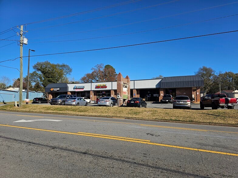 More Photos Of 227 Atlanta Hwy, Gainesville Freestanding For Sale