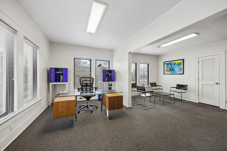 More Photos Of 1601 Westheimer Rd, Houston Office For Sale