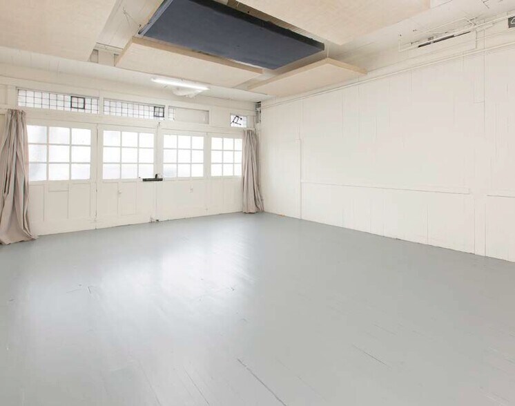 More Photos Of 2815 23rd St, San Francisco Flex For Lease