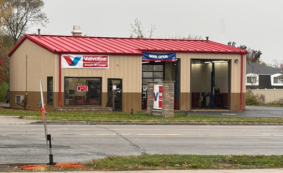 Primary Photo Of 5556 Camp Rd, Hamburg Freestanding For Sale