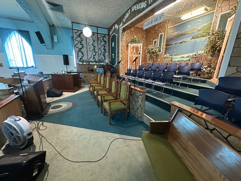 More Photos Of 2245 E Riverside Dr, Indianapolis Religious Facility For Sale