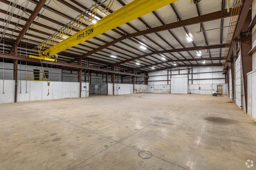 More Photos Of 10712 W County Road 77, Midland Service For Lease