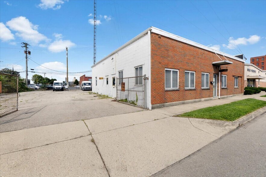 More Photos Of 115 Commercial St, Dayton Warehouse For Sale