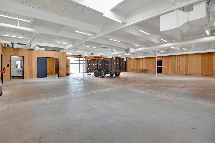 More Photos Of 454 SE 187th Ave, Portland Office For Sale