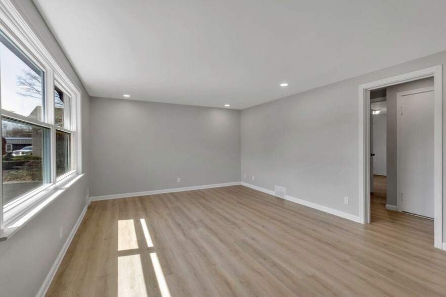 More Photos Of 12482 Broadway St, Alden General Retail For Sale