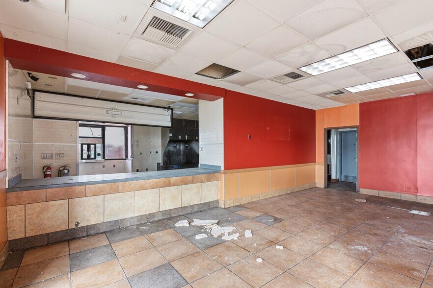 More Photos Of 1721 S Mechanic St, El Campo Fast Food For Sale