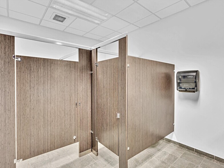 More Photos Of 2200 N University Dr, Sunrise Warehouse For Sale