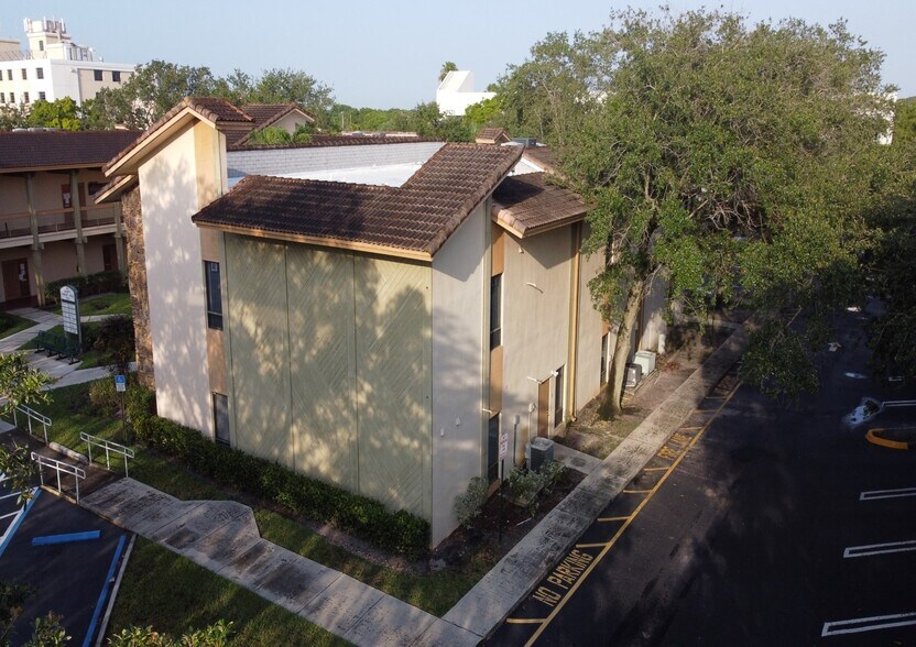More Photos Of 7401 N University Dr, Tamarac Medical For Sale