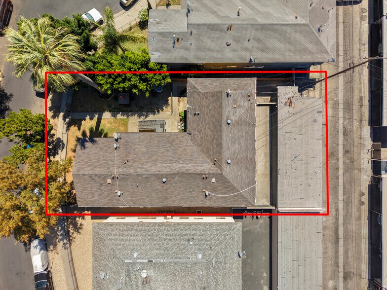 More Photos Of 20542 Hartland St, Winnetka Apartments For Sale