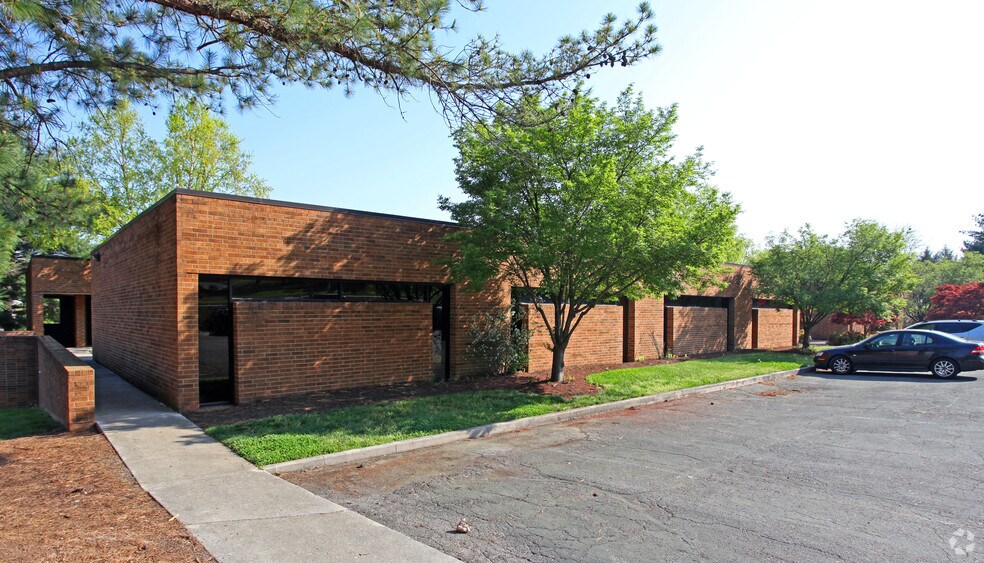 More Photos Of 9047 Executive Park Dr, Knoxville Office For Lease