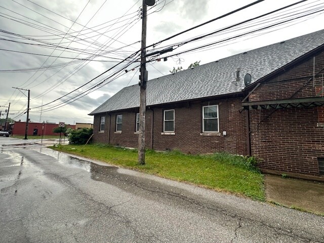 More Photos Of 201 N Broad St, Griffith Specialty For Sale