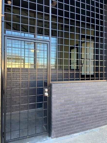 More Photos Of 1352 Chemical St, Dallas Flex For Lease