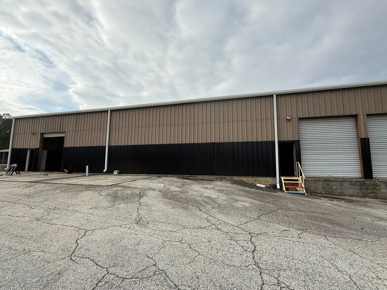 More Photos Of 2367 Rockaway Industrial Blvd, Conyers Industrial For Lease