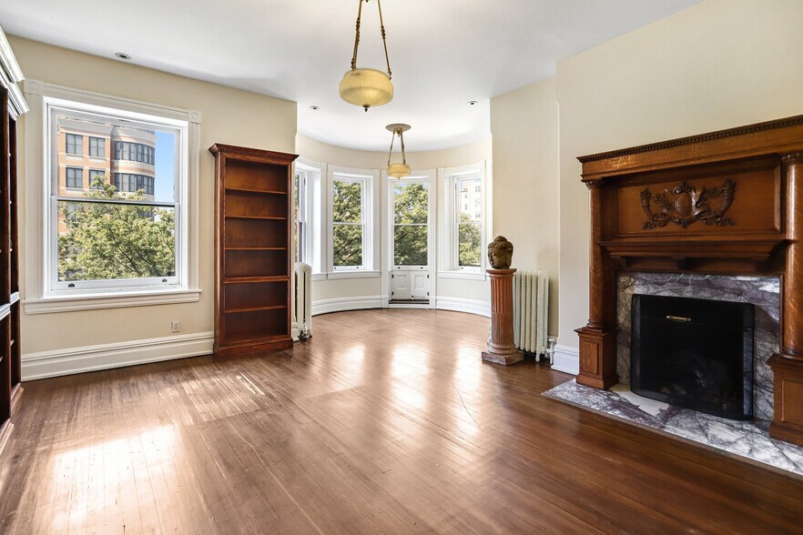 More Photos Of 1633 16th St Nw, Washington Specialty For Lease