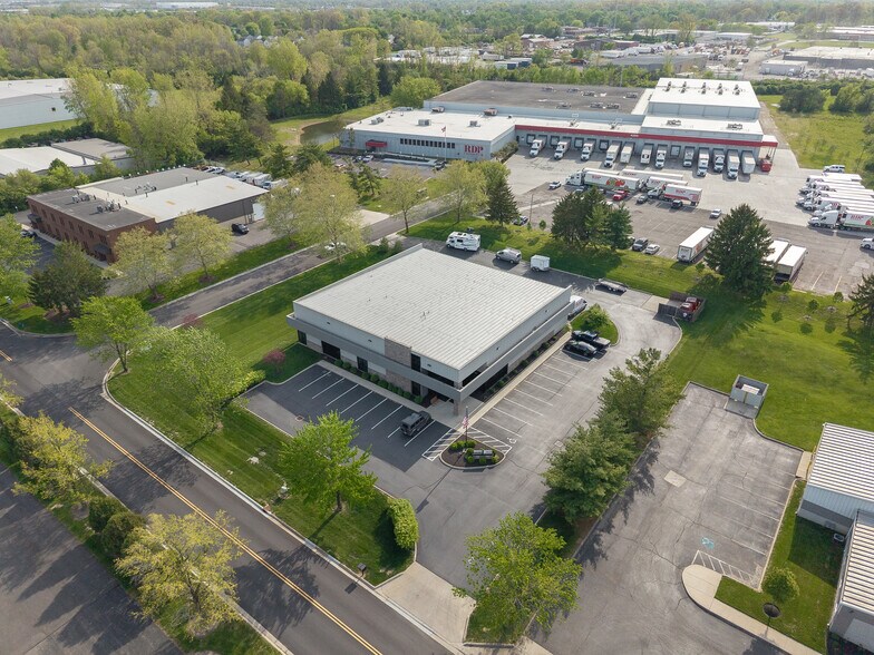 More Photos Of 3737-3757 Parkway Ln, Hilliard Showroom For Lease