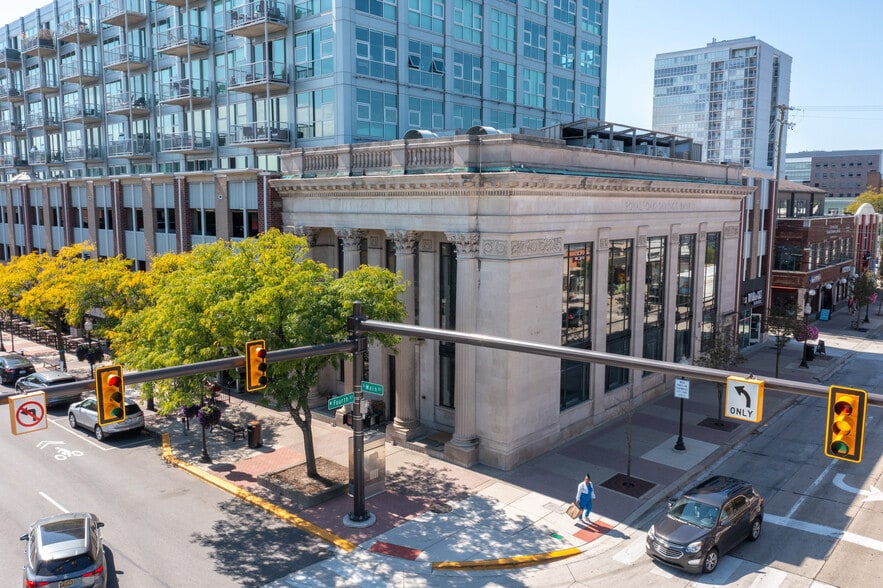 More Photos Of 400 S Main St, Royal Oak Storefront Retail Office For Sale