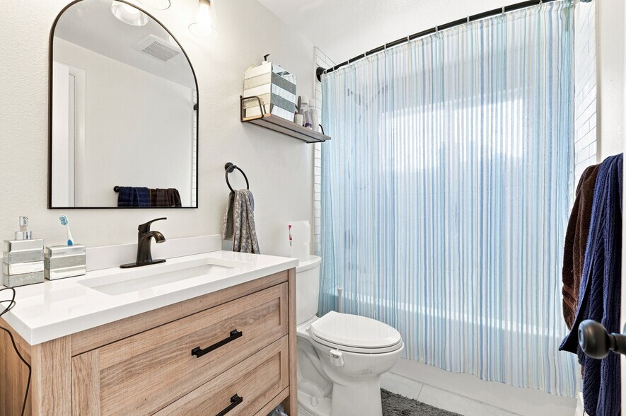 More Photos Of 705 Moore St, Denver Apartments For Sale