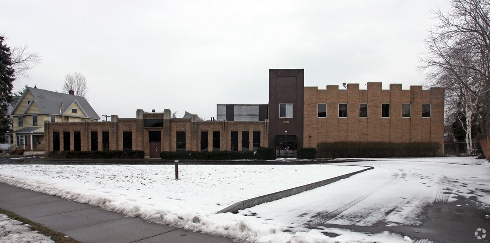More Photos Of 690 Portland Ave, Rochester Industrial For Sale