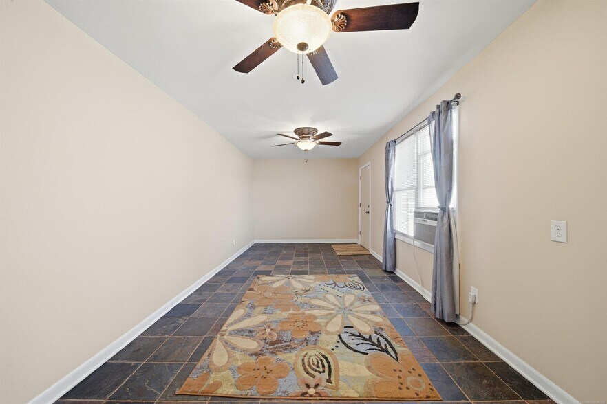 More Photos Of 1718 W Broadway St, Collinsville Office Residential For Sale