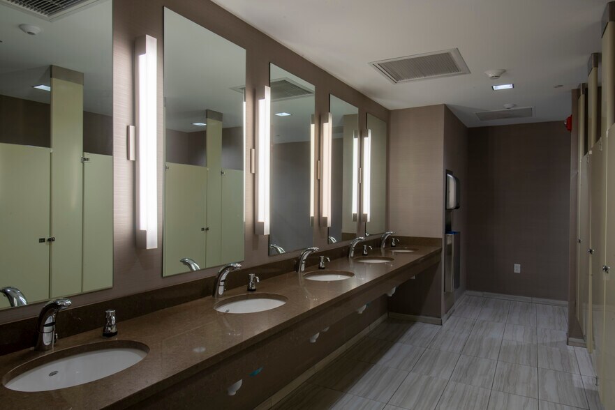 More Photos Of 150 College Rd W, Princeton Office For Lease