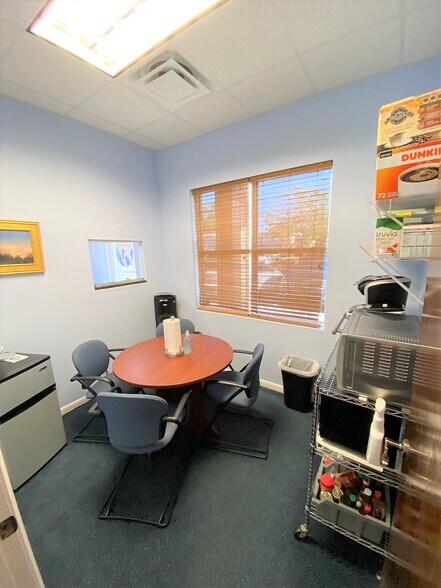 More Photos Of 515 E 27th St, Bradenton Office For Sale