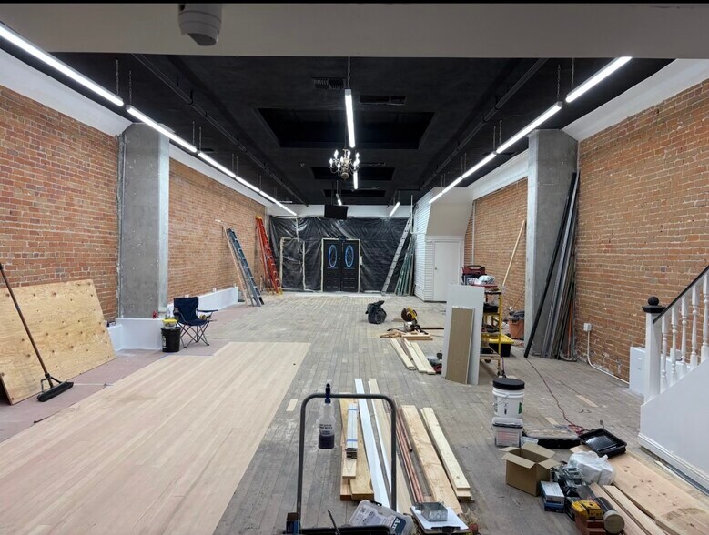 More Photos Of 108 W 4th St, Santa Ana Storefront Retail Office For Lease