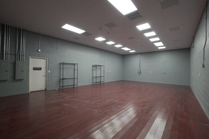 More Photos Of 3375 Aldebaran Ave, Las Vegas Warehouse For Sale