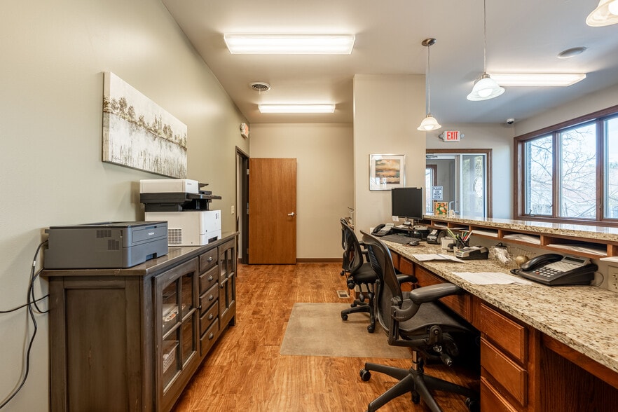 More Photos Of 1107 S Mulford Rd, Rockford Office For Sale