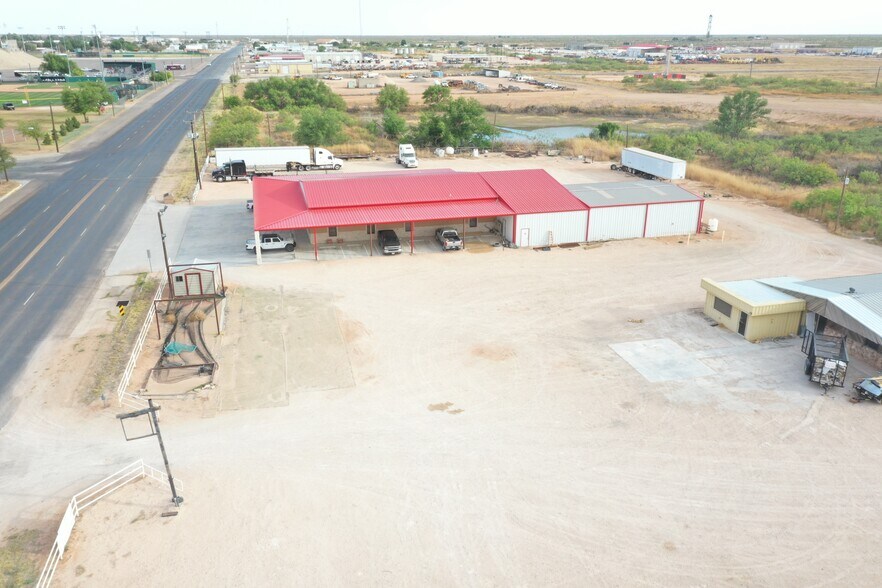 More Photos Of 1207 NW Mustang Dr, Andrews Warehouse For Sale