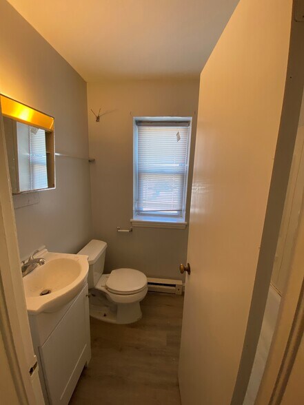 More Photos Of 5-7 Upson St, Bristol Apartments For Sale