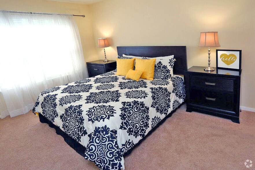 More Photos Of 3001 Reflections Way, Virginia Beach Apartments For Sale