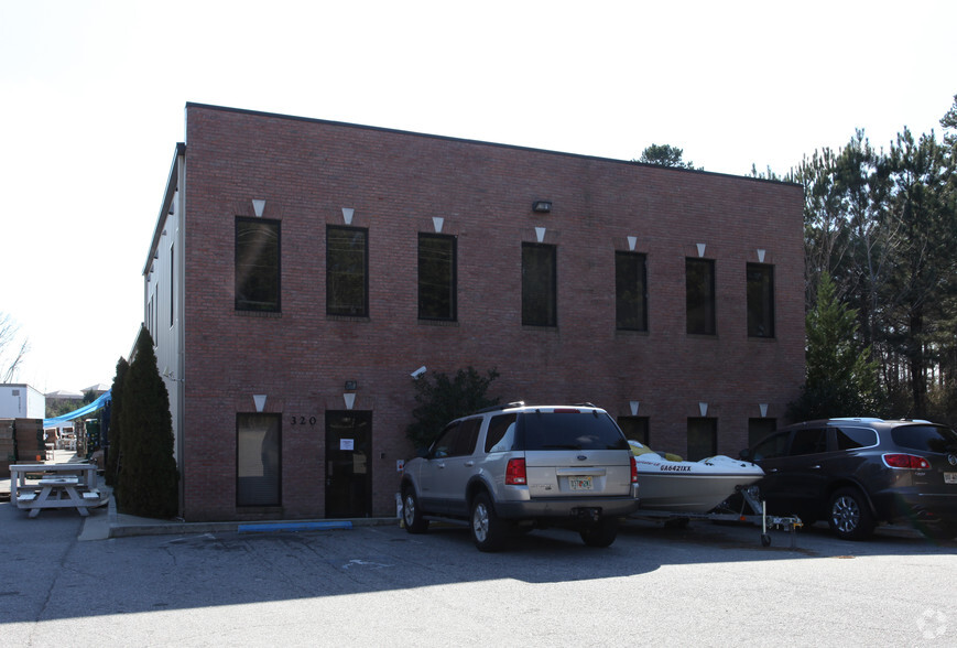 Primary Photo Of 320 Brannon Rd, Cumming Light Distribution For Lease