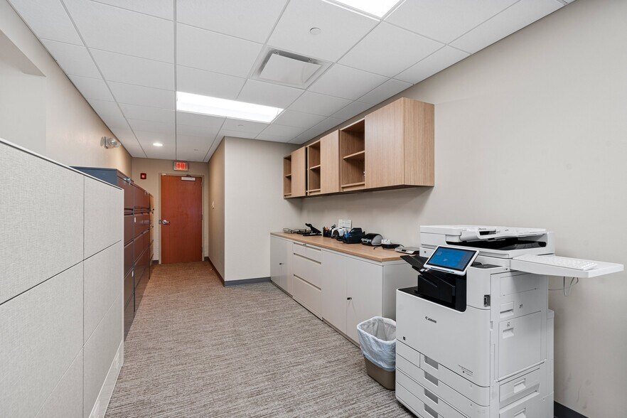 More Photos Of 4400 Calumet Ave, Manitowoc Office For Sale