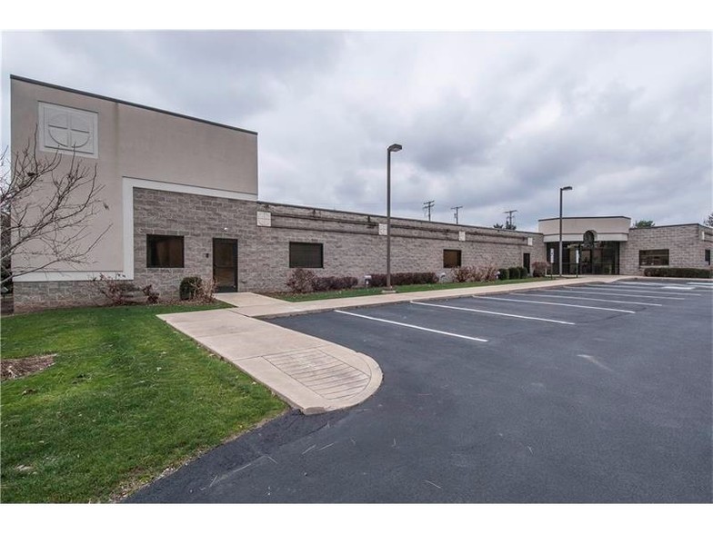 Primary Photo Of 8057 Rowan Rd, Cranberry Township Office For Lease