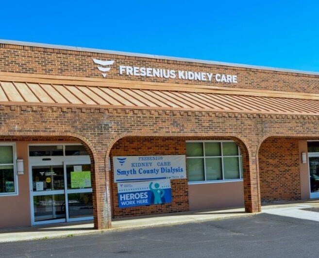 More Photos Of 945 N Main St, Marion Supermarket For Lease