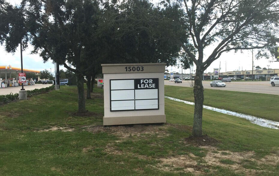 More Photos Of 15003 Highway 6, Rosharon General Retail For Lease