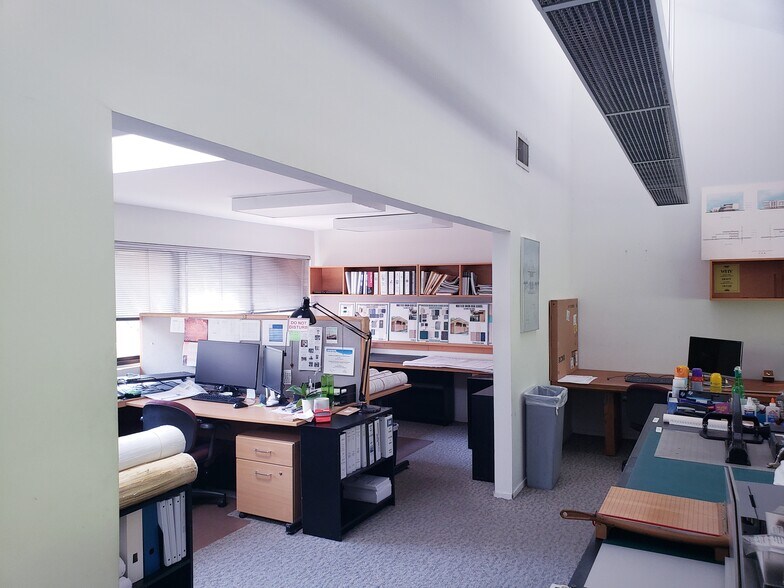 More Photos Of 930 Colorado Blvd, Los Angeles Office For Sale